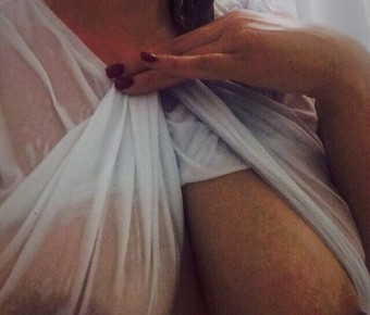 Sexy Tittenselfie von geilem Weib im Webcam Sex Chat